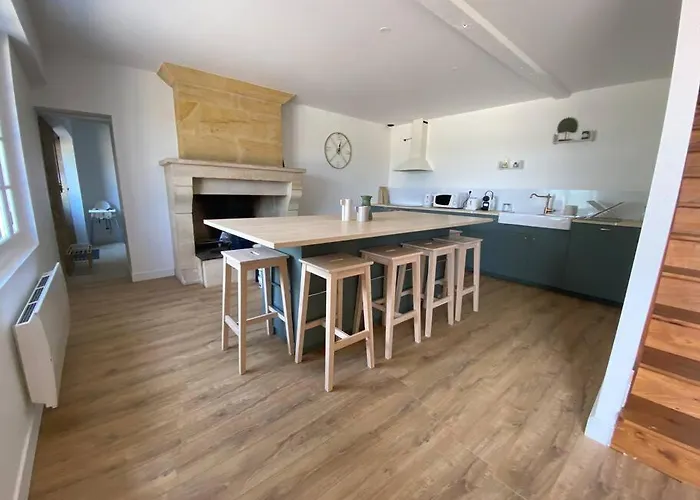 Chai Nous ! Maison Renovee Sur Un Domaine Viticole Proche De Saint Emilion